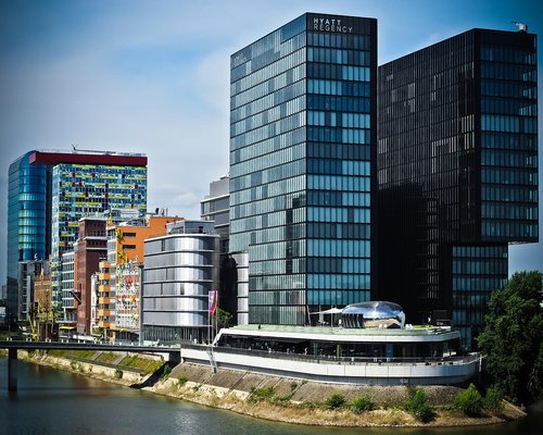 Contemporary Australian city harbour showing lifestyle and architecture